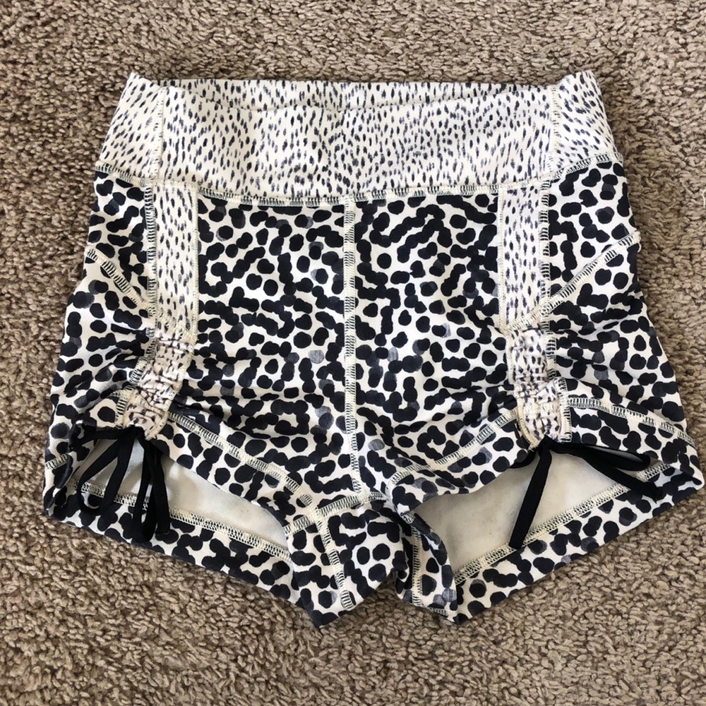 Lululemon speckled shorts, size 6